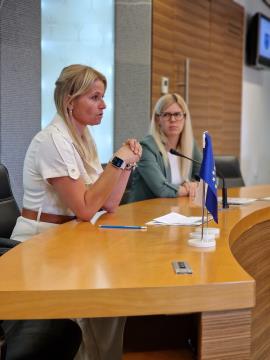 Obisk učencev OŠ Domžale v okviru izbirnega predmeta državljanska kultura_3